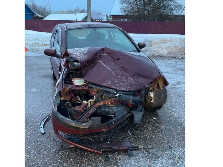 В Вязьме водитель «Опеля Корса» чуть не угробил свою пассажирку