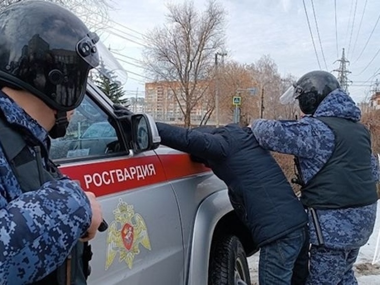 В Ярославле росгвардейцы задержали мужчину, напавшего на «Скорую помощь»