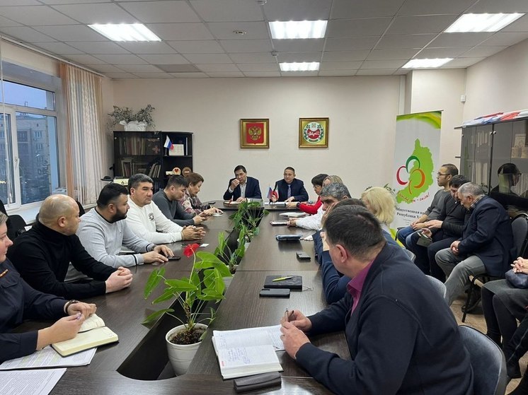 В Хакасии обсудили получение российского гражданства и другие вопросы