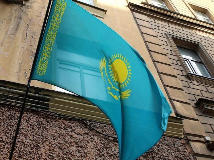 В Казахстане во время заседания за коррупцию задержали руководителя управления жилья