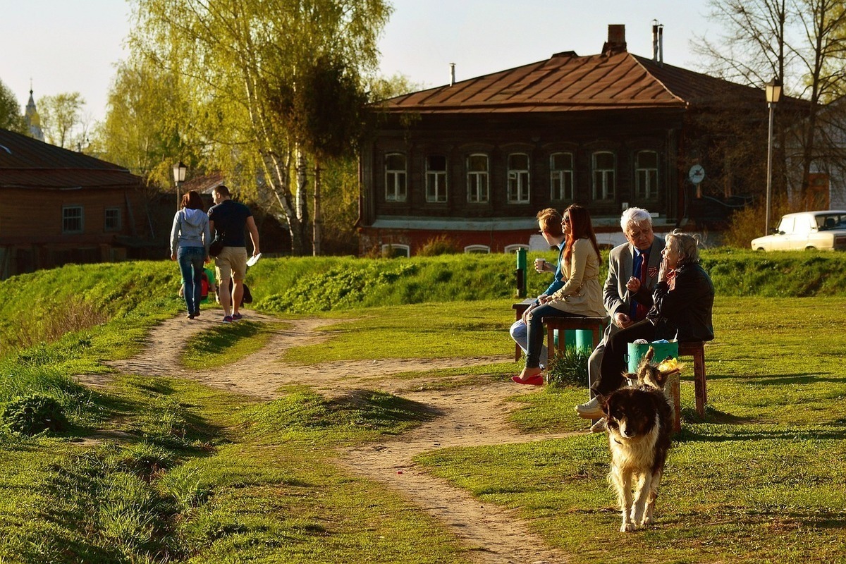 Жизнь в деревне. Люди в деревне. Деревня жителей. Сельское население.