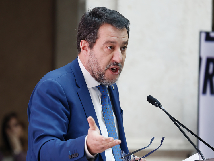 Daily Mail: вице-премьер Италии потребовал кастрировать мигрантов, изнасиловавших 13-летнюю девочку