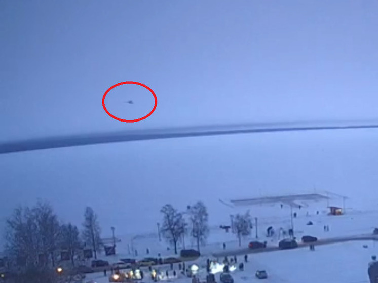 Опубликованы кадры последних минут полета вертолета Ми-8 над Петрозаводском