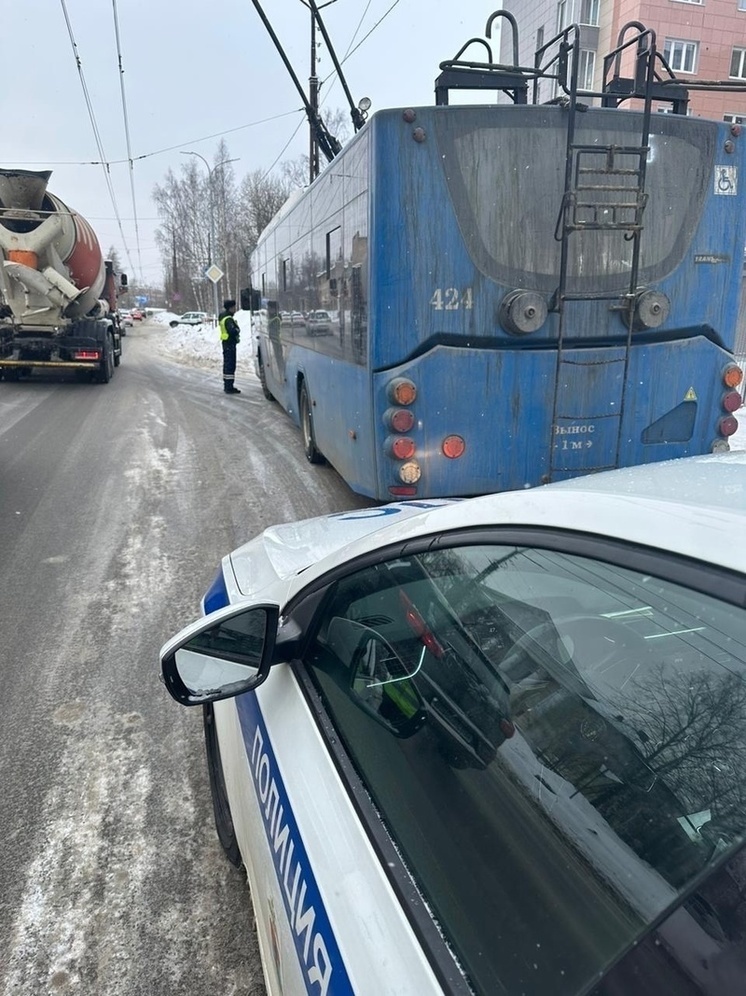 Водители маршруток колесили Петрозаводску, болтая по телефону