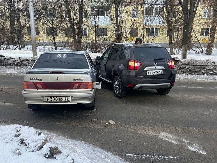 Из-за аварии на Народном бульваре в Рязани собралась крупная пробка