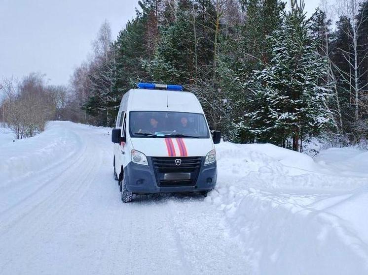 Спасатели помогли медикам доставить пациента с инсультом в больницу