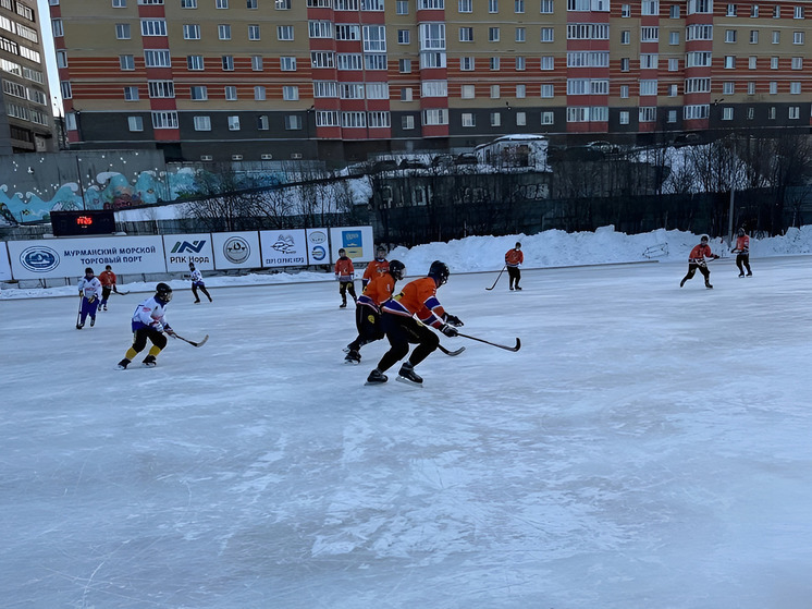 В Мурманской области завершились очередные матчи по хоккею с мячом