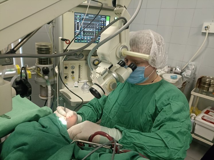 В Пушкинской больнице впервые провели операцию по улучшению слуха