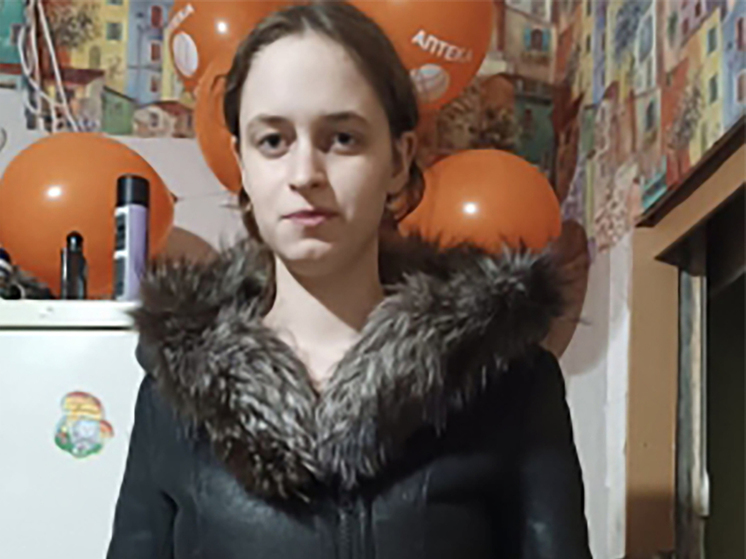 В Самаре ищут пропавшую 1 февраля 16-летнюю школьницу в красном пуховике