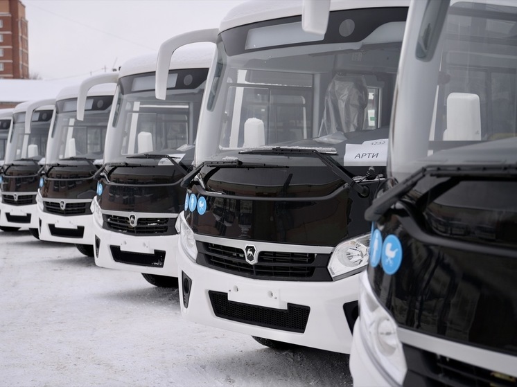 Свердловским муниципалитетам по нацпроектам передали автотранспорт
