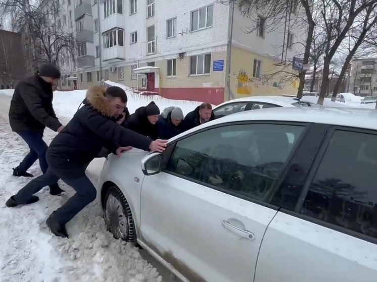 Ратмир Мавлиев проверил уборку снега на уфимских улицах