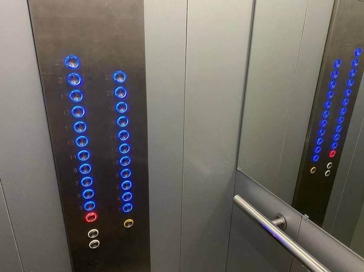 В отеле Петербурга кабина лифта раздавила голову рабочего