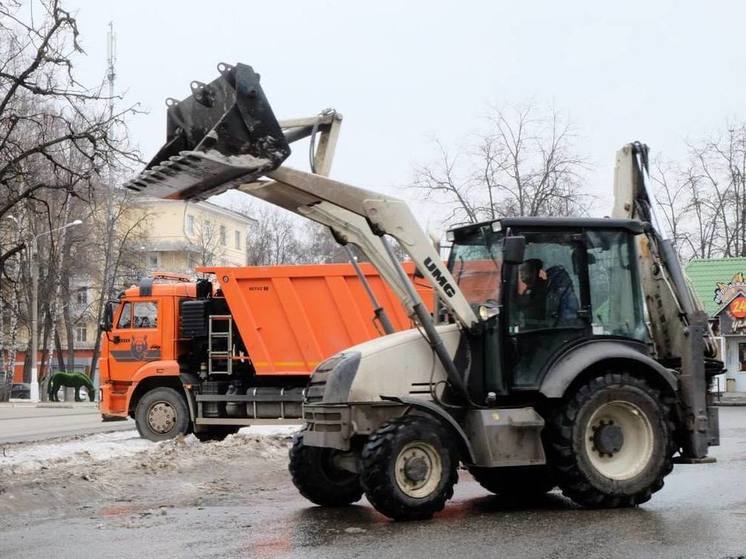 Более 2,5 млн кубов снега вывезли подмосковные дорожники этой зимой