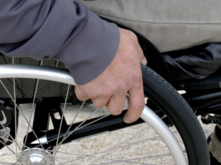 Прокуратура помогла жителю Сегежи получить новую инвалидную коляску
