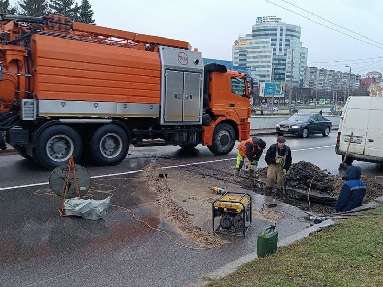 На эстакадном мосту в Калининграде вскрыли провал