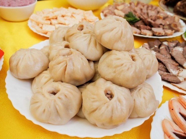 В Улан-Удэ готовят разные буузы — классические, монгольские, тибетские, шэнэхэнские, молотым и рубленым мясом, тибетским луком или из баранины