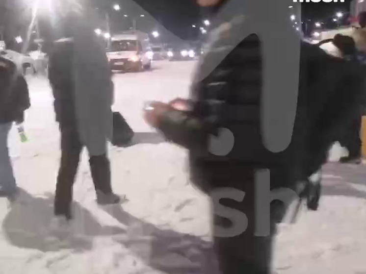 Из омского аэропорта эвакуировали людей из-за ложного звонка о минировании