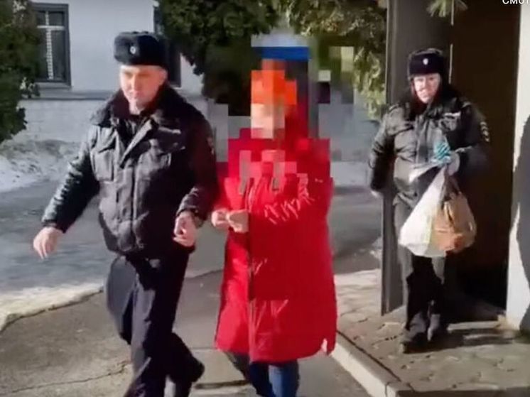 Мошенники убедили 68-летнюю женщину в Курске поджечь релейный шкаф