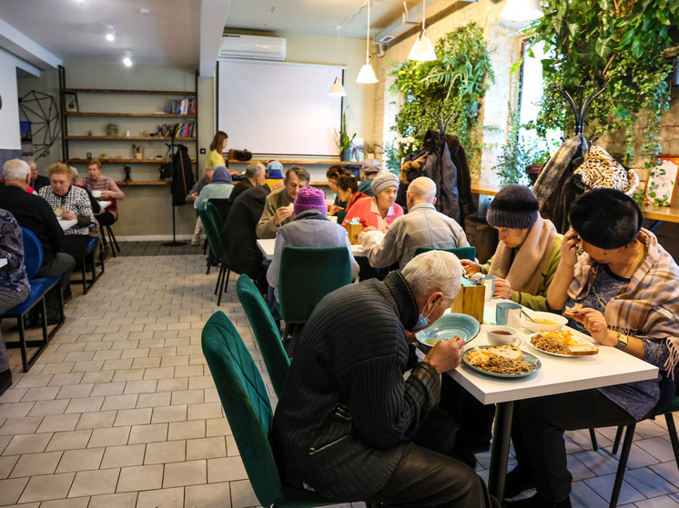 Иркутяне поддерживают прекрасную инициативу «благодарных обедов» для старших