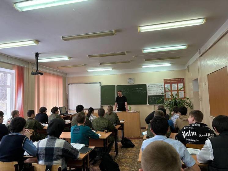 В школах Кисловодска бойцы СВО проводят «Уроки мужества»
