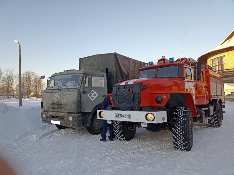 Спасатели пришли на помощь замерзшим военным в Карелии