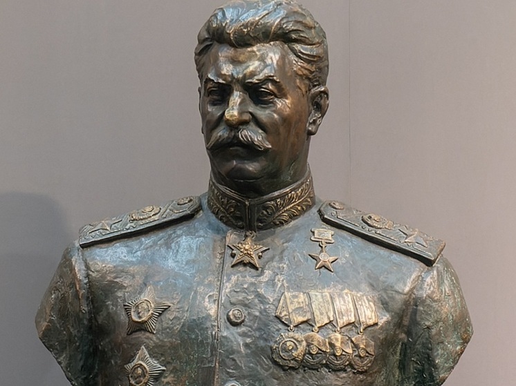 Мэр Новокузнецка Кузнецов распорядился выбрать место для установки памятника Сталину