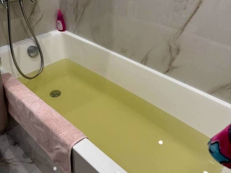 Жители нового ЖК в Олимпийском городке Рязани пожаловались на жёлтую воду