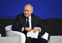 Российский лидер Владимир Путин дал интервью американскому журналисту Такеру Карлсону на русском языке