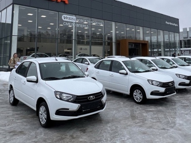 6 пострадавших на производстве курян получили новые автомобили