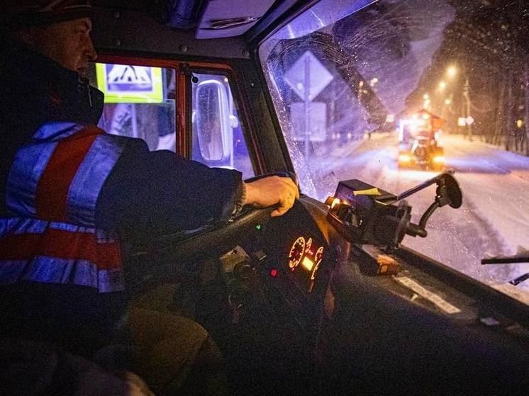 15 тысяч километров дорог очистили от снега в регионе за ночь