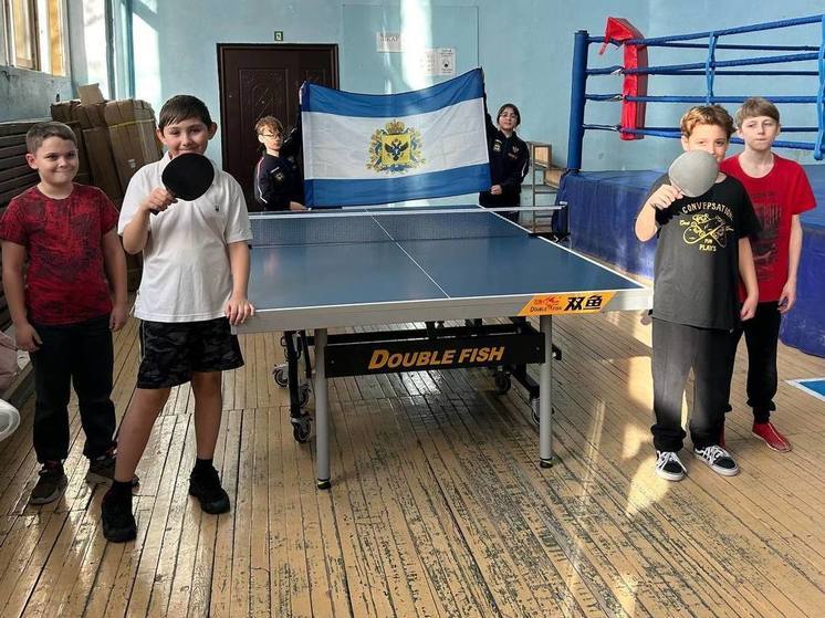 Спортшколам Херсонской области подарили новые  теннисные столы