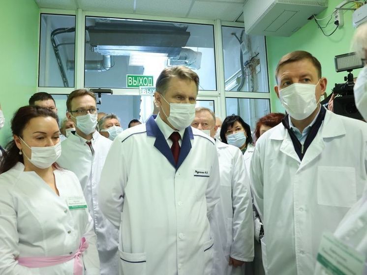 Андрей Турчак и Михаил Мурашко навестили раненых участников СВО в костромском госпитале для ветеранов войн
