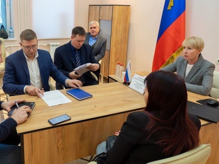 Глава города провела прием кировчан в штабе общественной поддержки