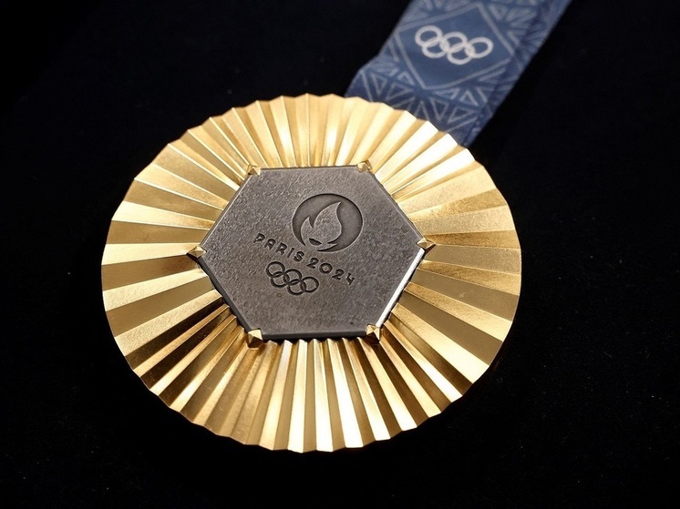 Медалисты Парижской Олимпиады будут награждены частью Эйфелевой башни, сообщили организаторы Игр, представив медали шестиугольной формы, выкованные из металла исторического памятника Франции.