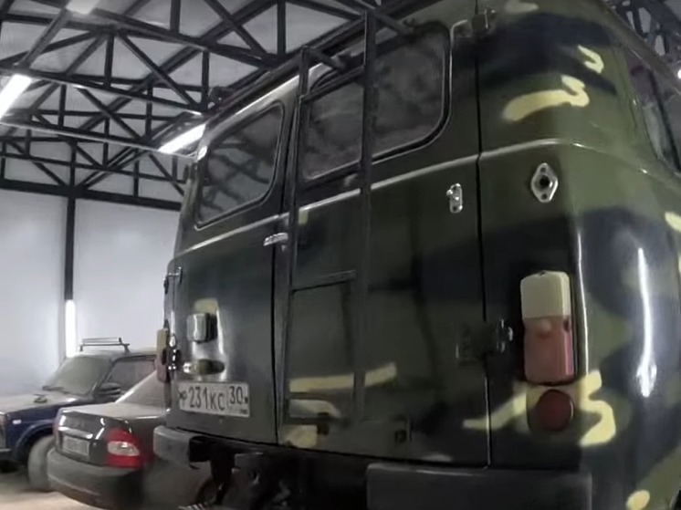Предприниматели Калмыкии передали автомобиль в зону СВО