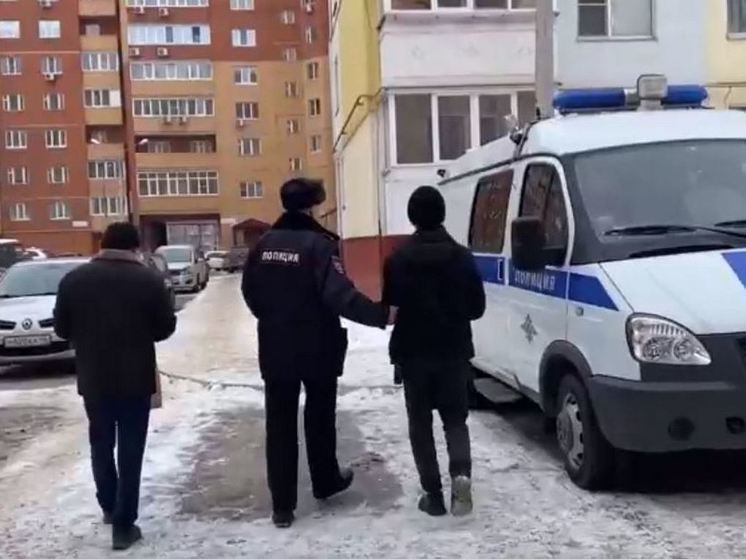 В Железногорске задержали иностранца с крупной партией наркотиков