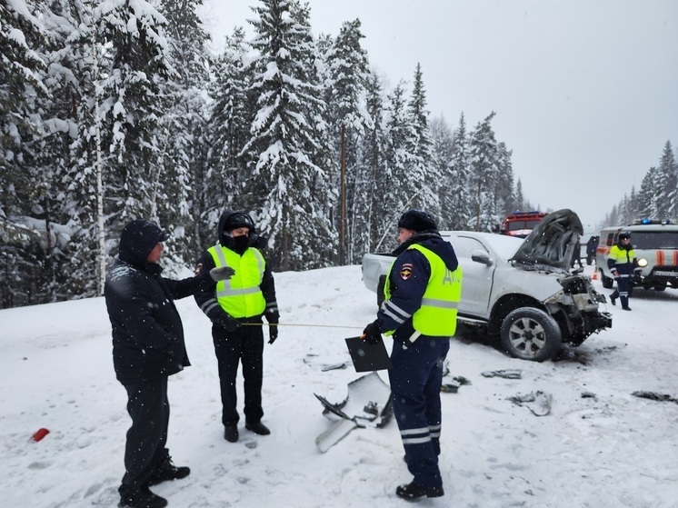 В массовой аварии на Урале погиб водитель загоревшейся Chevrolet Niva