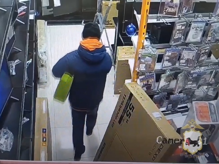 В Шелехове ищут мужчину, укравшего в магазине диски для приставки