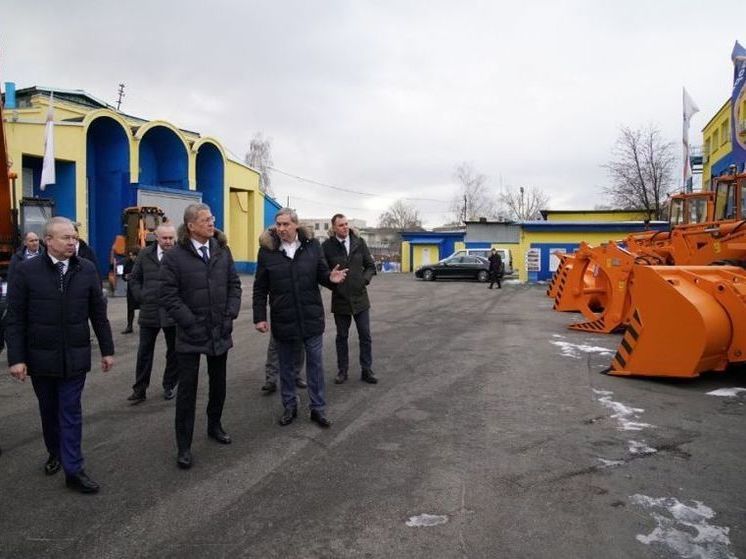 В Беларуси глава Башкирии посетил завод «АМКОДОР»