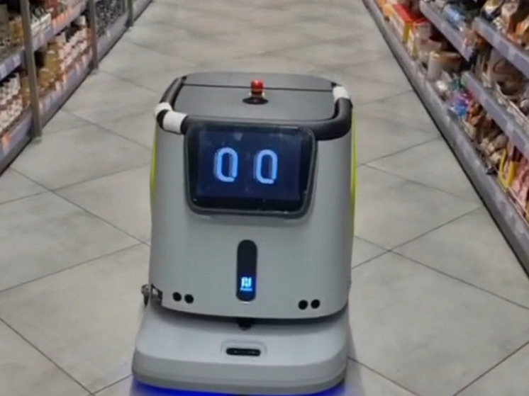 Суровых техничек из красноярских магазинов вытеснили роботы-уборщики