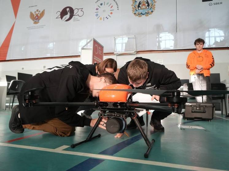 Новгородских школьников будут обучать управлению беспилотниками