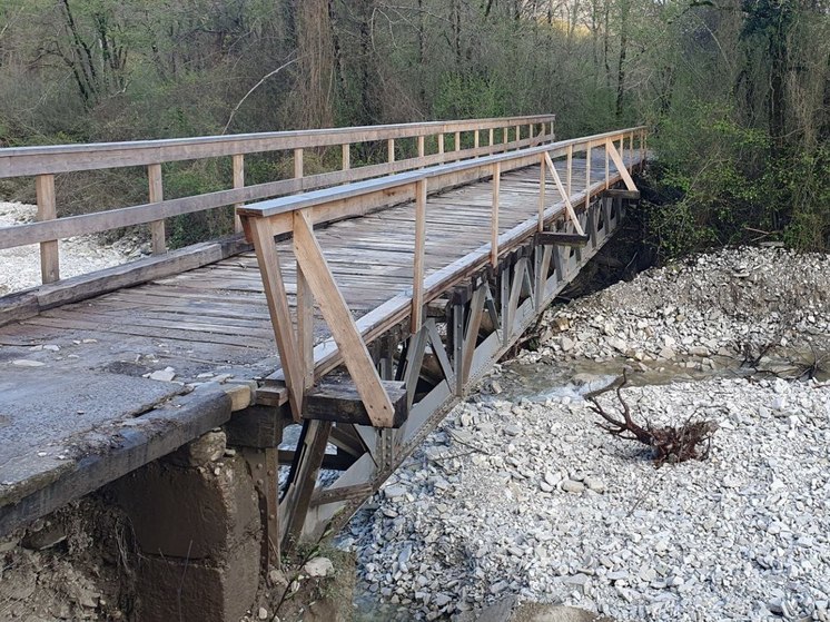 Жители села Цыпка обсудили ремонт моста с главой Туапсинского района