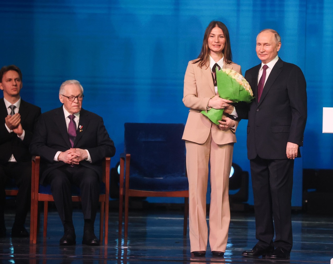 В Государственном Кремлевском дворце отметили 300-летие РАН: Путин вручил награды