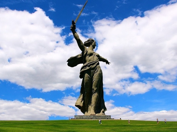 Россиянка, снявшая ролик с монументом "Родина-мать", отправлена под арест