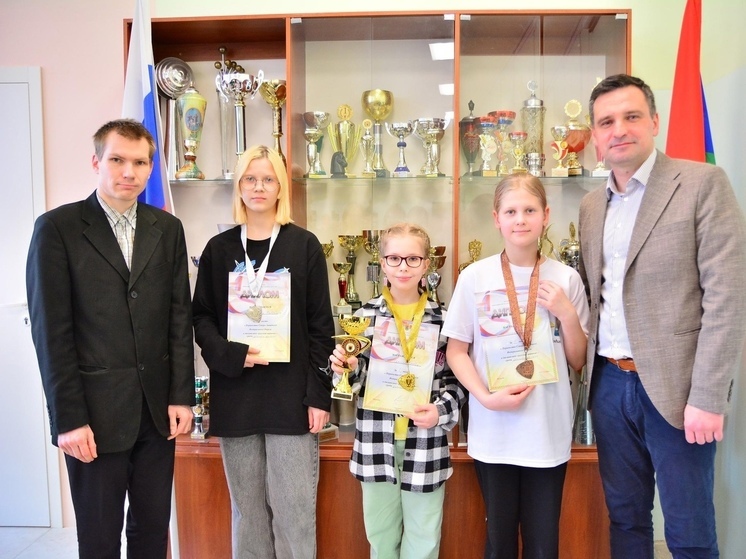Архангельская спортсменка завоевали три медали высшей пробы на первенстве Северо-Запада по русским шашкам