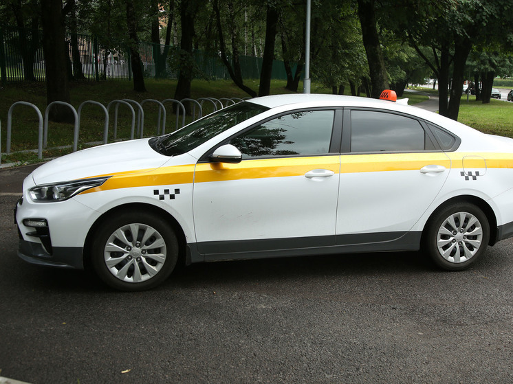 Около тысячи нарушений атрибутики такси выявили в Подмосковье