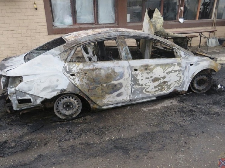Житель Волгоградской области сжег машину своего сына после ссоры