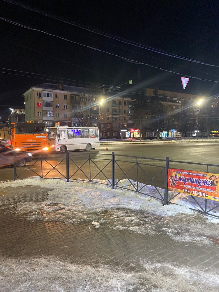 В Орле произошло ДТП с участием пассажирского автобуса