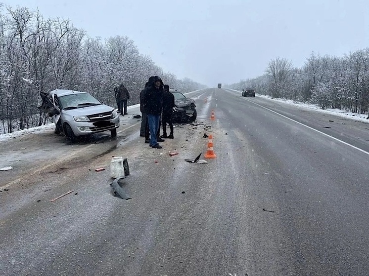 На трассе Ростов-Волгодонск в ДТП пострадал водитель легковушки