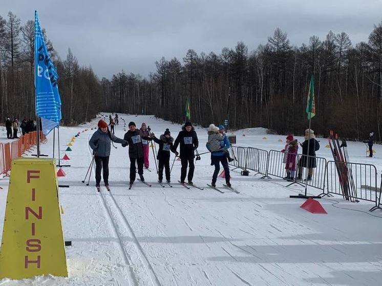 Семейные команды впервые пробежали «Лыжню России» в Чите
